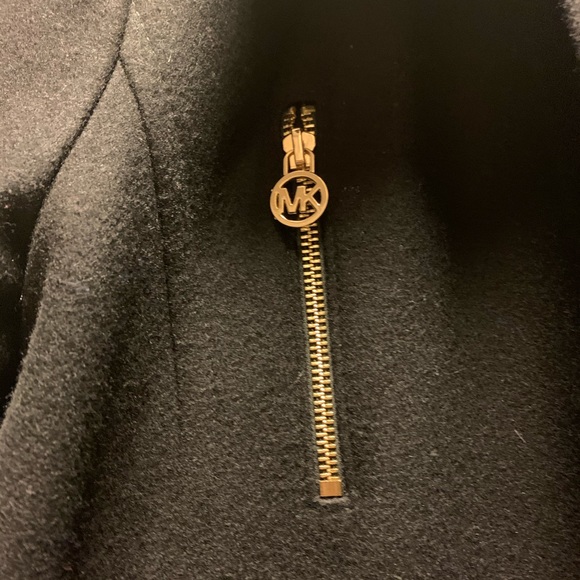 Coat - Picture 2 of 8